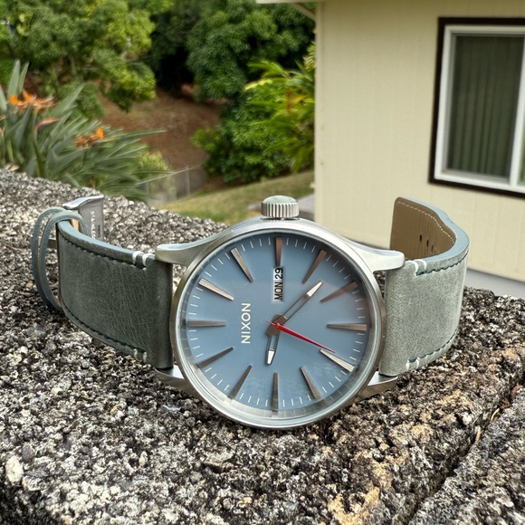 Nixon Sentry Leather Watch Sample - Picture 1 of 4